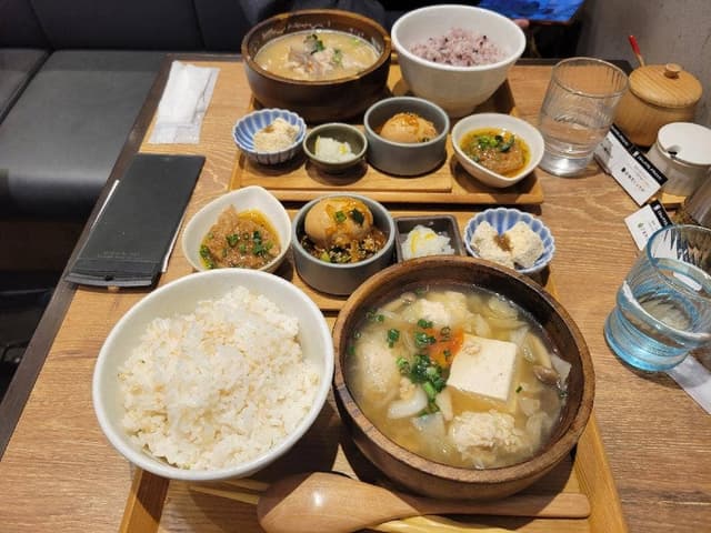ごはんすすむ 横浜ポルタ店 - サブ画像1