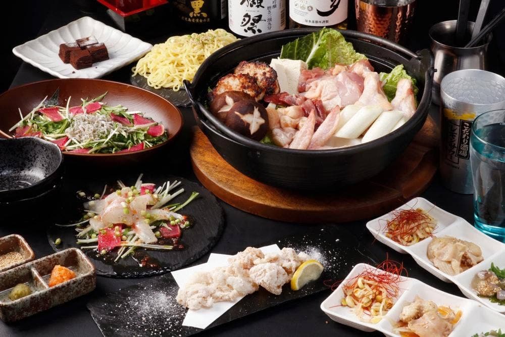 鶏まる 隠れ家個室 炭火鶏焼き 濃厚水炊き鍋