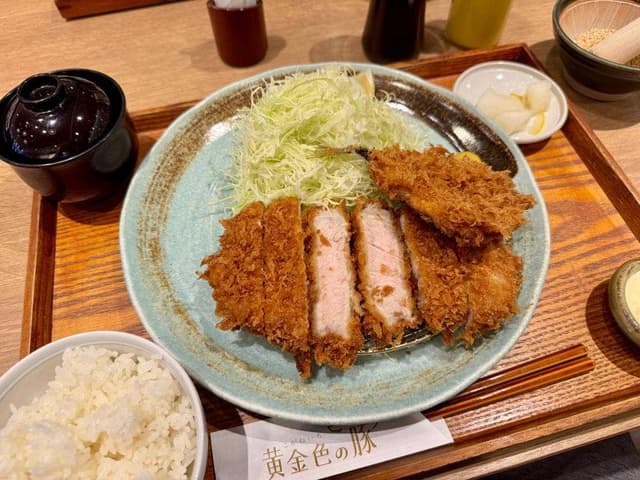 黄金色の豚 羽田空港店 - サブ画像1