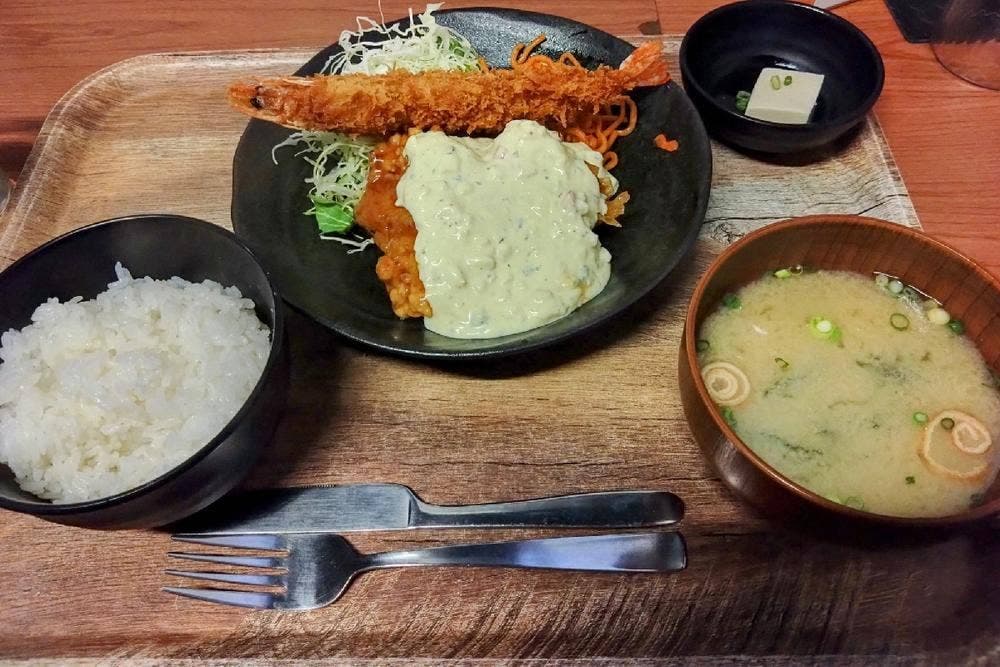 ムシャムシャ食堂 本店