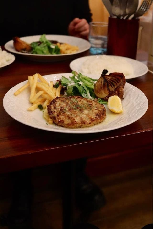ワイン食堂 旅する子ブタ 渋谷ヒカリエ店 - サブ画像1