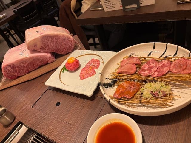 和牛ホルモンWAIGAYA 新宿三丁目本店 - サブ画像1
