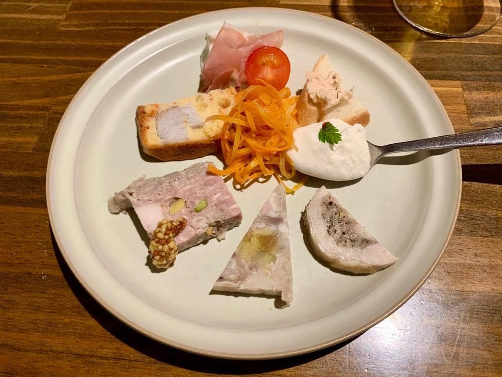 ワインバル アペリチェーナ あざみ野