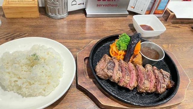 ステーキ＆ハンバーグ ひげ 函館駅前店 - サブ画像2