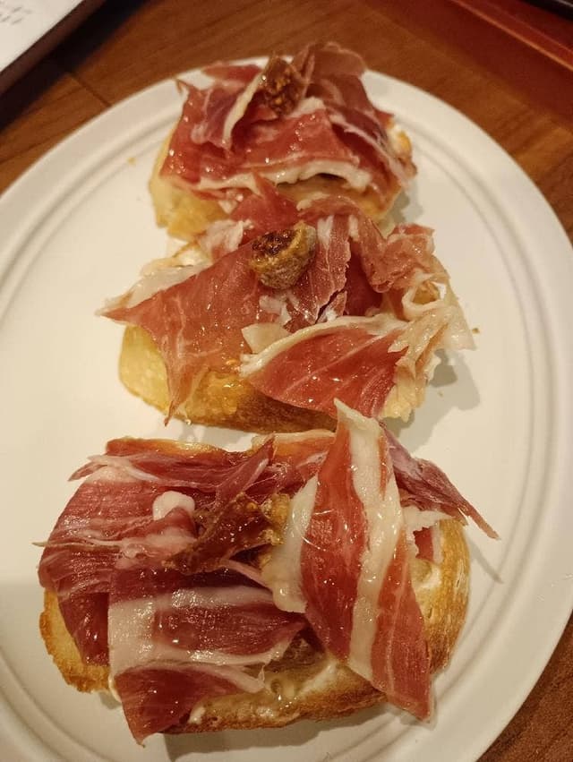 バインミーバル ハチ - サブ画像2