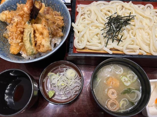 とんでん 戸田新曽店 - サブ画像1