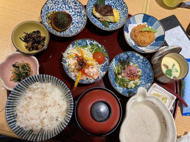和ごはん とろろや 二子玉川ライズ店 - サブ画像3