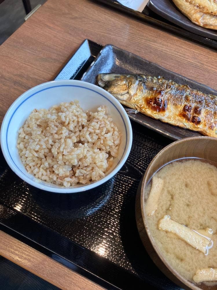 炭火焼干物定食 しんぱち食堂 エミオ田無店