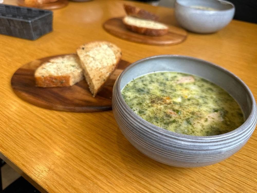 ベーカリー&ビストロ CRUST