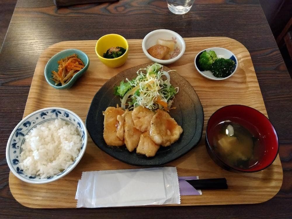 TSUKI CAFE