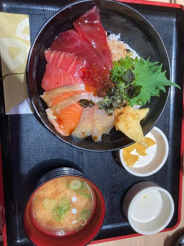 駿河湾の恵み 家族庵 海鮮丼 - サブ画像3