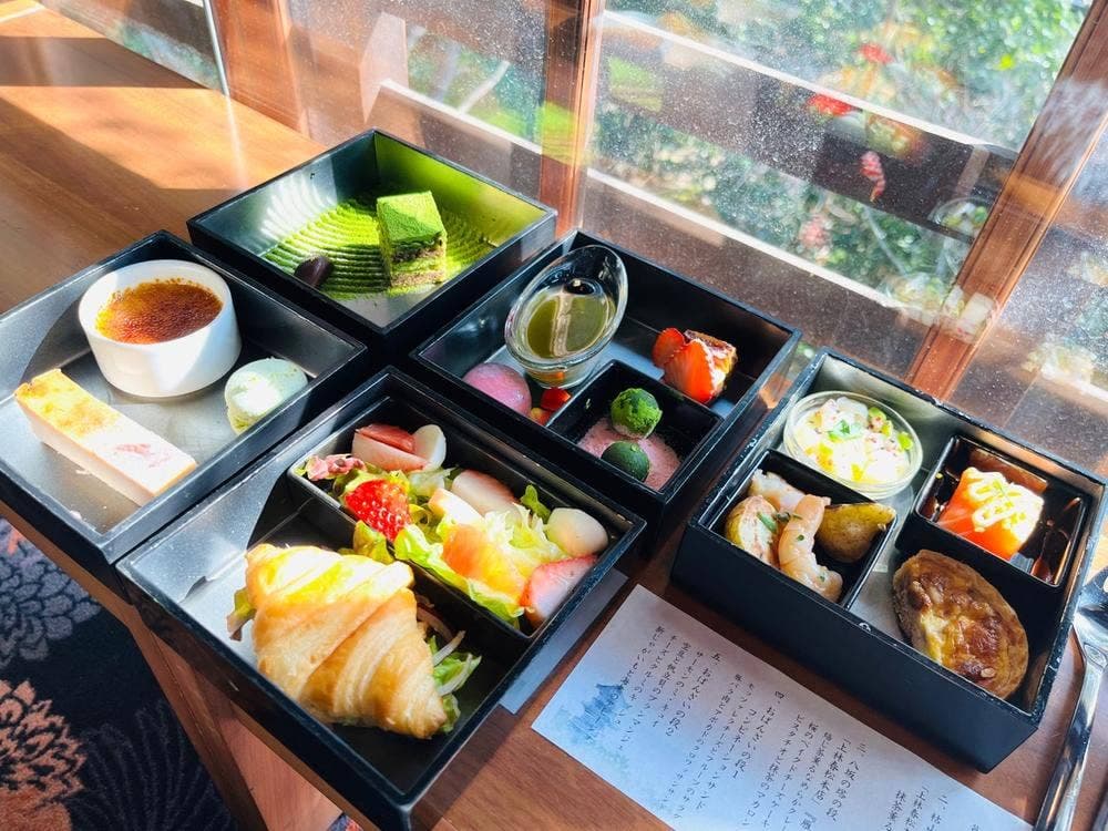 Salon de KANBAYASHI 上林春松本店