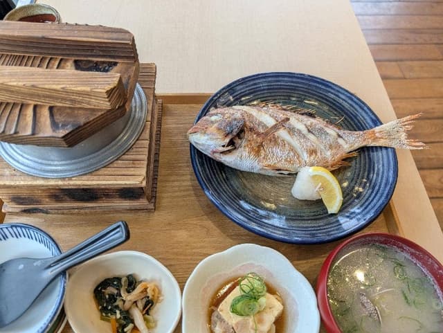 炊きたてごはん食堂 こめやさかなや フレスポジャングルパーク店 - サブ画像2