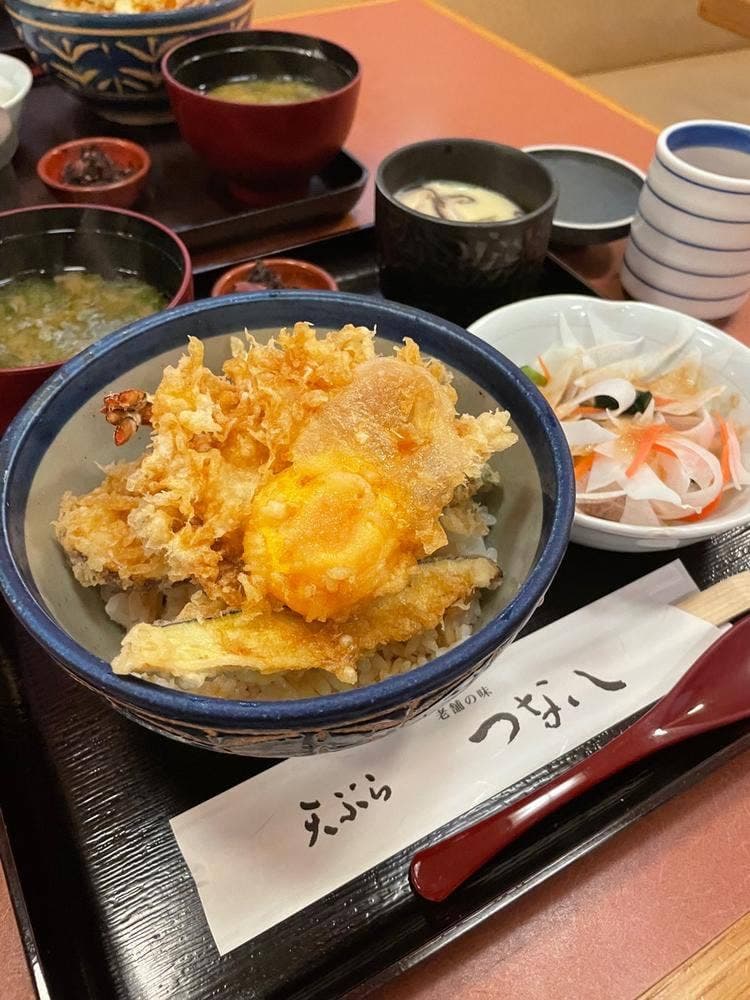 天ぷら つな八 上大岡店