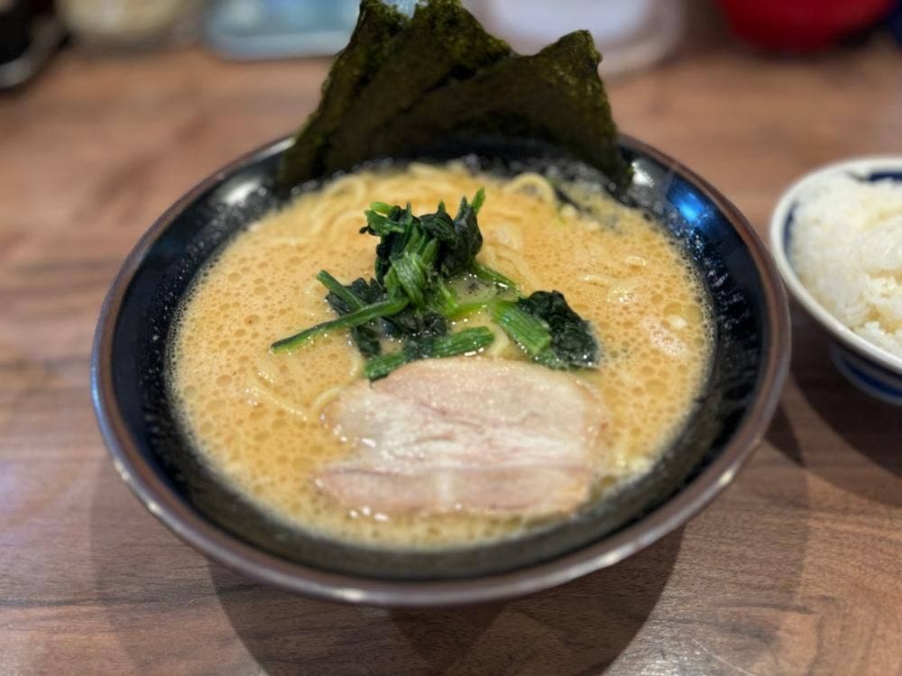 横濱家系ラーメン武田家 札幌すすきの店
