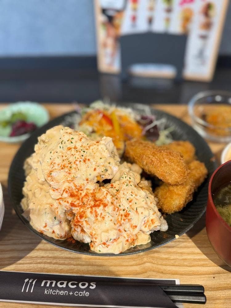 マコズ キッチン+カフェ