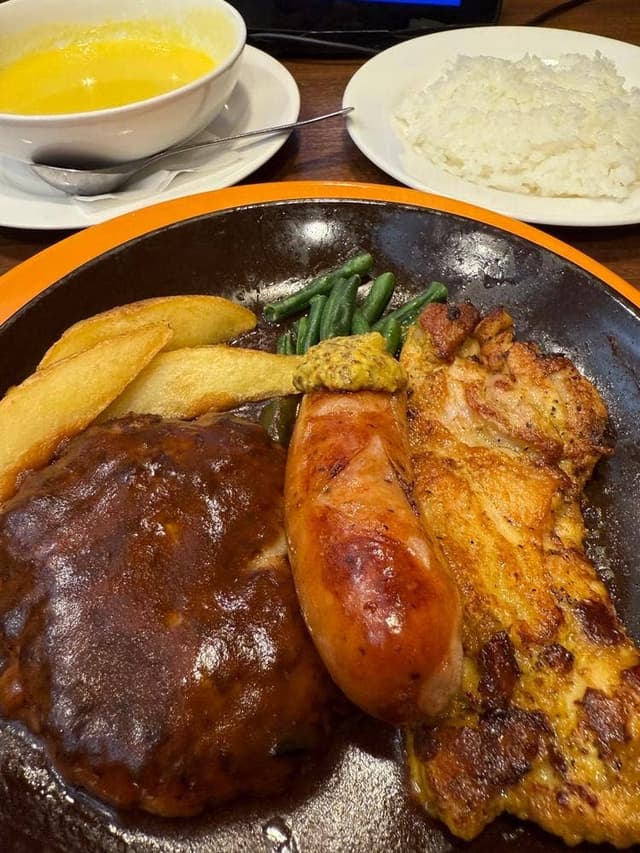 ジョナサン 川口駅前店 - サブ画像1