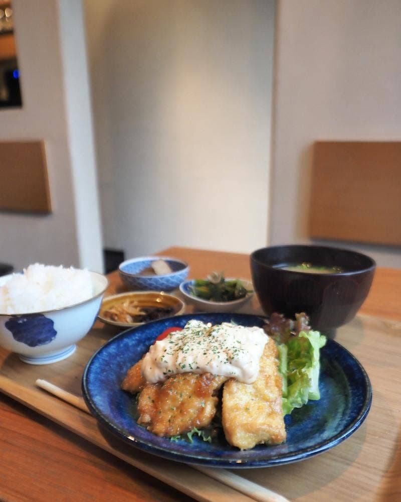 ごはんと、お酒。よつば食堂
