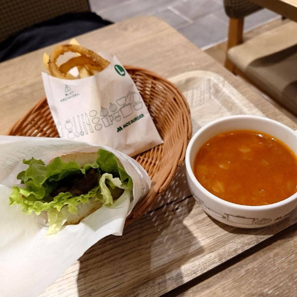 モスバーガー 京都二条駅前店