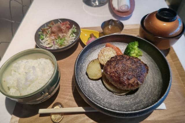 和食と鉄板焼 まある casual - サブ画像1