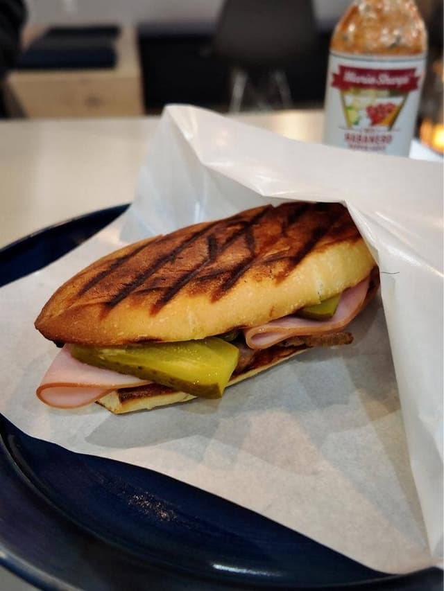 O’s Bar - サブ画像1