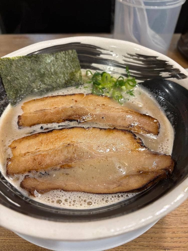 濃厚煮干とんこつラーメン 石田てっぺい 高槻本店
