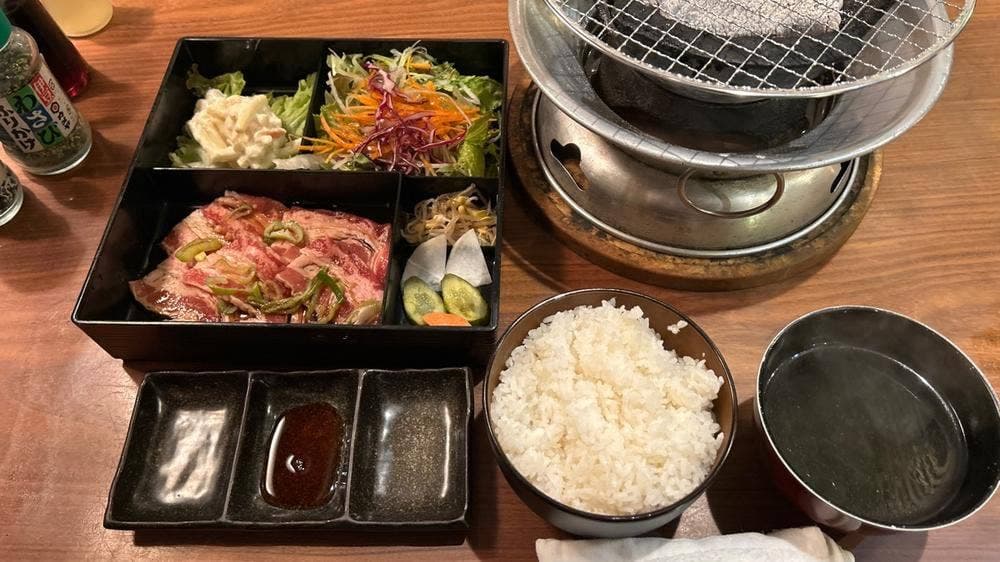 和牛炭火焼肉 よつば亭