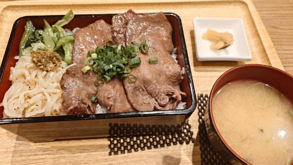 炙り牛タン万 イオンモール松本店
