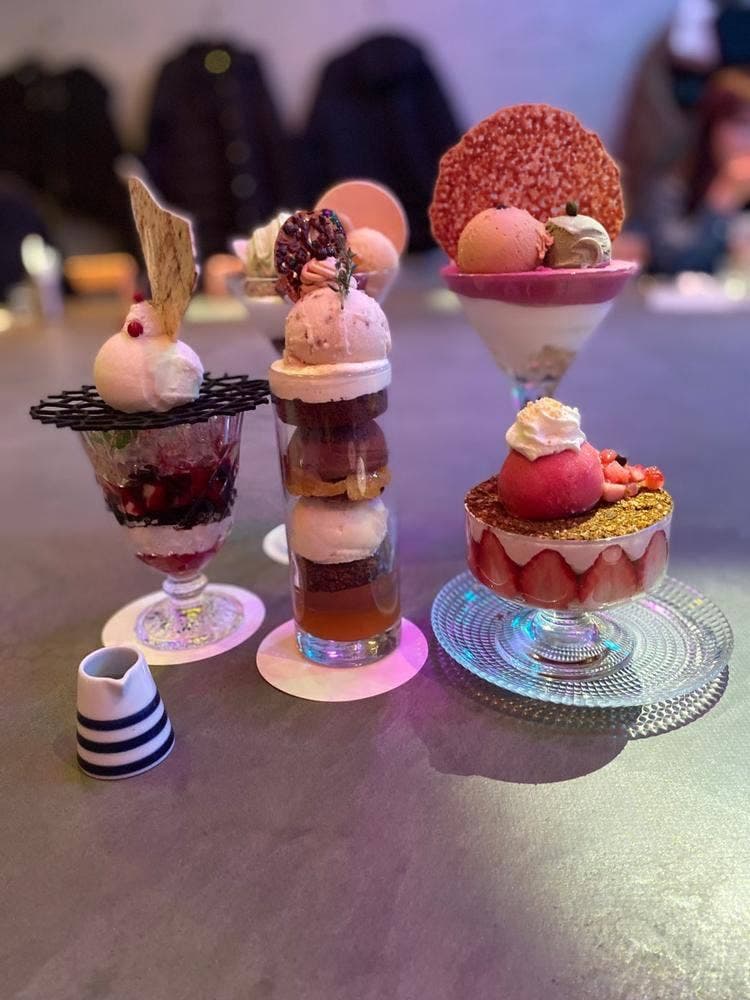 パフェ、珈琲、酒、佐藤