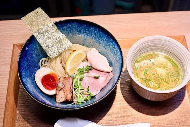 おダシと銀しゃり 中華そばニ兎 - サブ画像3