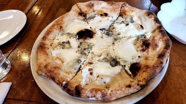 ナポリピッツァ研究所イルフォルノドーロ - サブ画像1