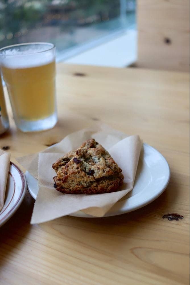 BAKERY & COMMUNITY LOUNGE