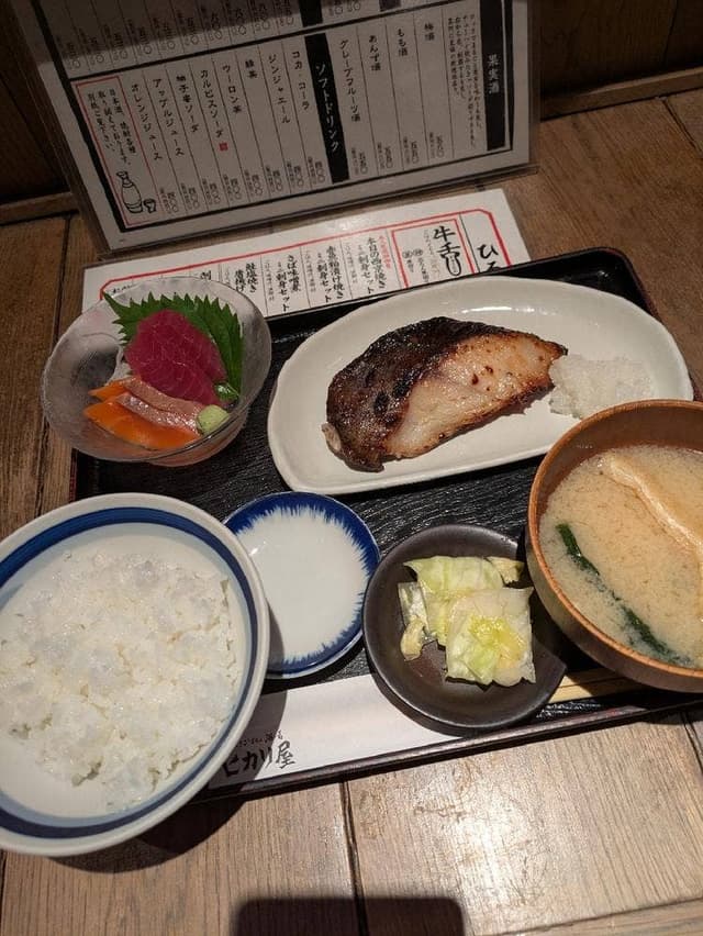 ヒカリ屋 深川ギャザリア店 - サブ画像2