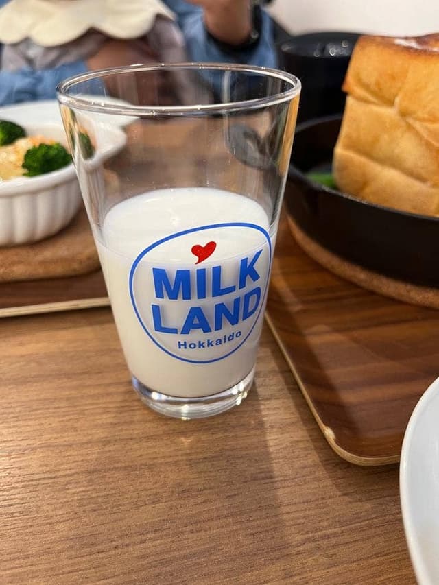 MILKLAND HOKKAIDO → TOKYO - サブ画像1