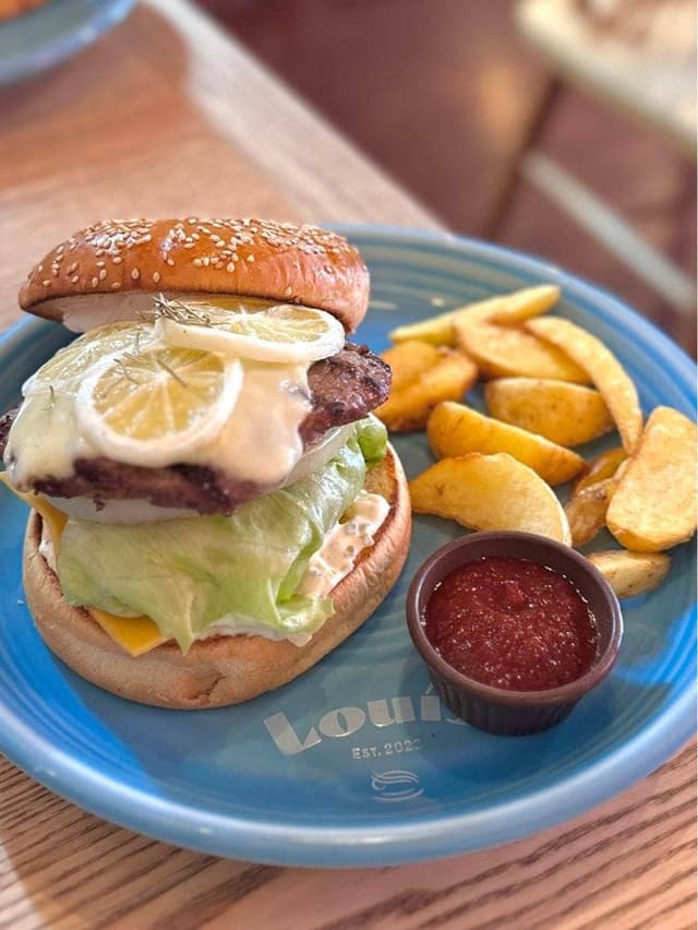 Louis Hamburger Restaurant - サブ画像1
