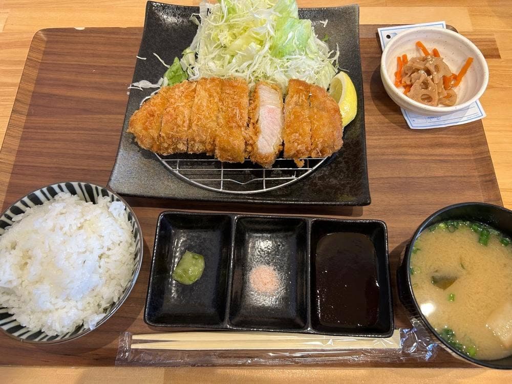 ロースカツ定食 修