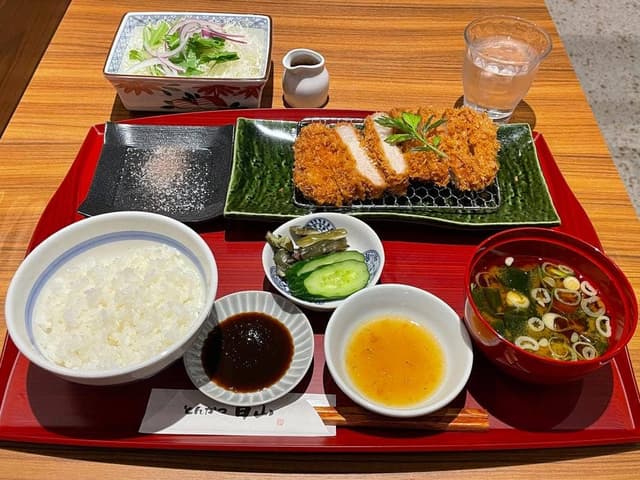 とんとん亭別邸 とんかつ白山 - サブ画像1