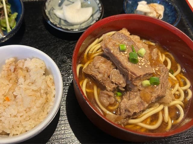 古酒と沖縄料理 島唄楽園 美海店 - サブ画像1