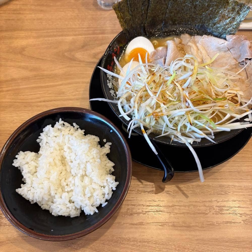 横浜家系ラーメン 有楽家 共和店