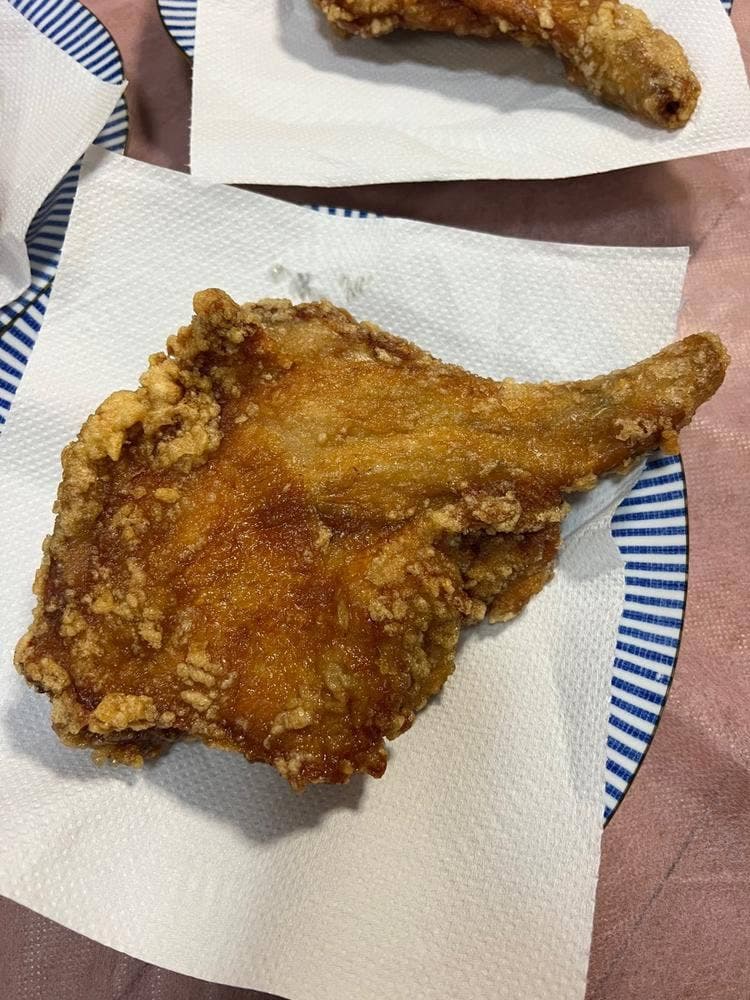 お肉屋さんのカラアゲはしづめ