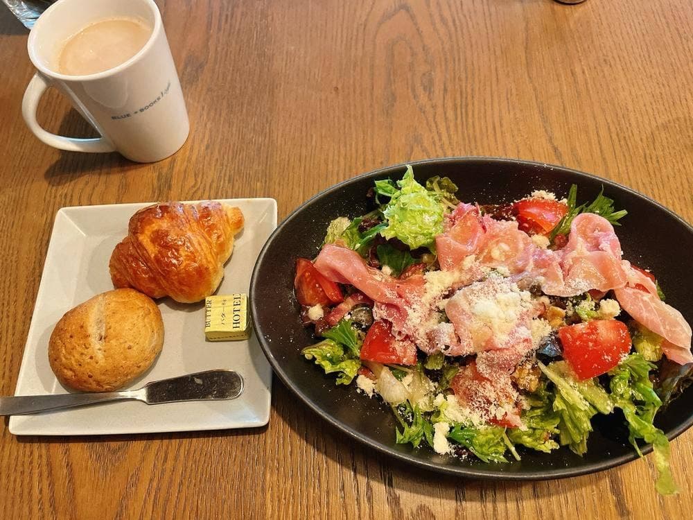 BLUE BOOKS cafe KYOTO