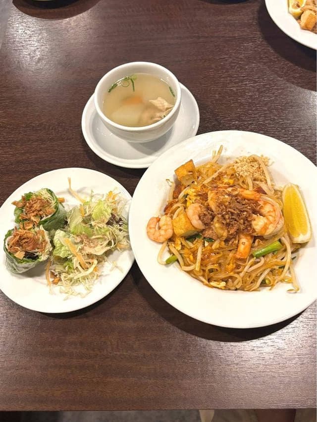 DOI KHAM Thai Restaurant - サブ画像1