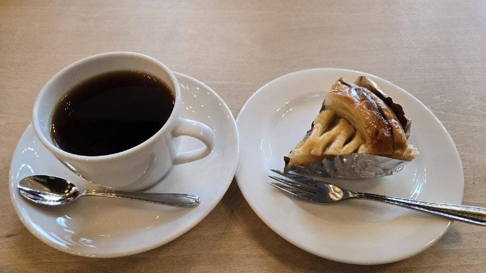 CAFÉ 水とコーヒー 新青森駅店