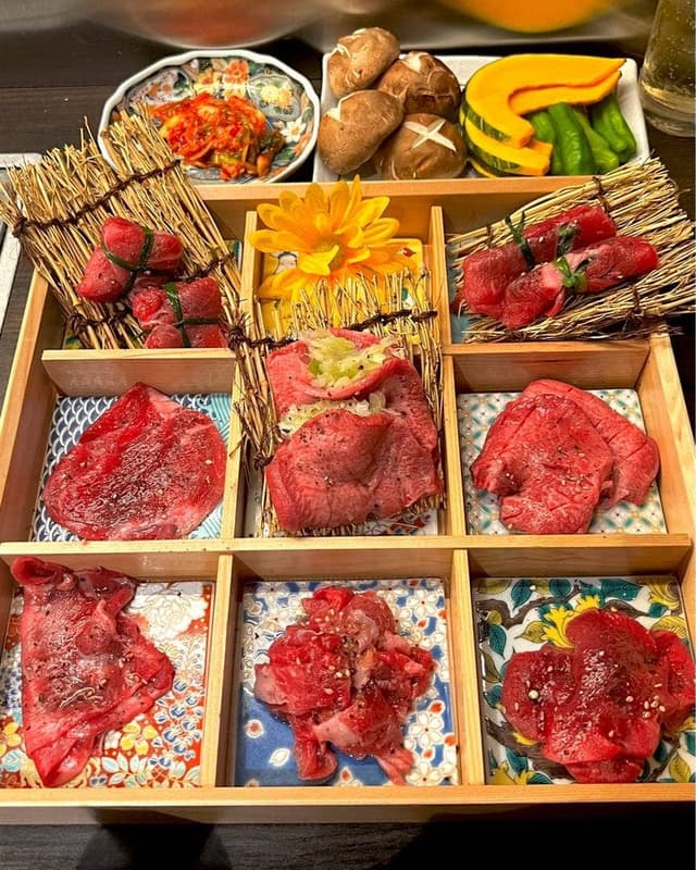 厚切り仙台牛タンと黒毛和牛食べ放題 焼肉倶楽部 梅田店 - サブ画像1