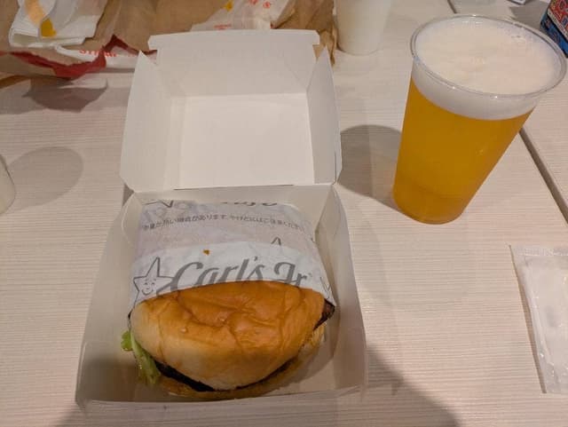 カールスジュニア ダイバーシティ東京 プラザレストラン - サブ画像2