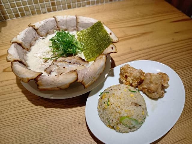 麺道 しゅはり 石橋阪大前店 - サブ画像2
