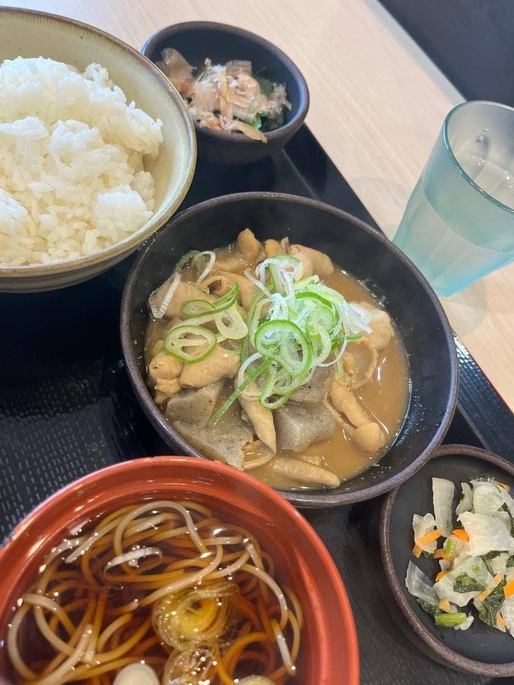 ゆで太郎 もつ次郎 金の隈店