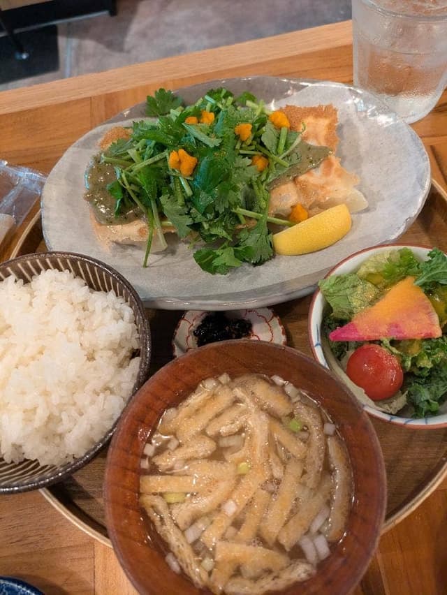 餃子といえば芭莉龍 八重北分店 - サブ画像1