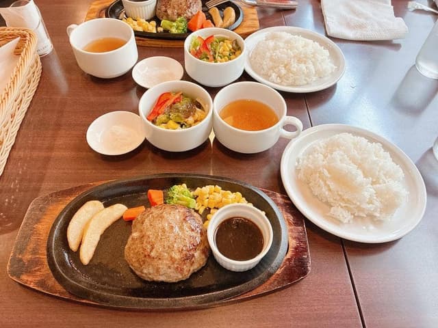 ハンバーグ・ステーキ宮崎亭 - サブ画像1