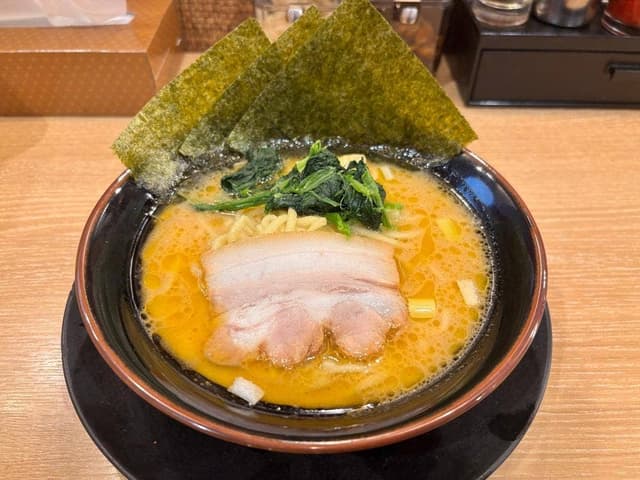 横浜家系ラーメン ぎん家 名古屋駅西口店 - サブ画像1